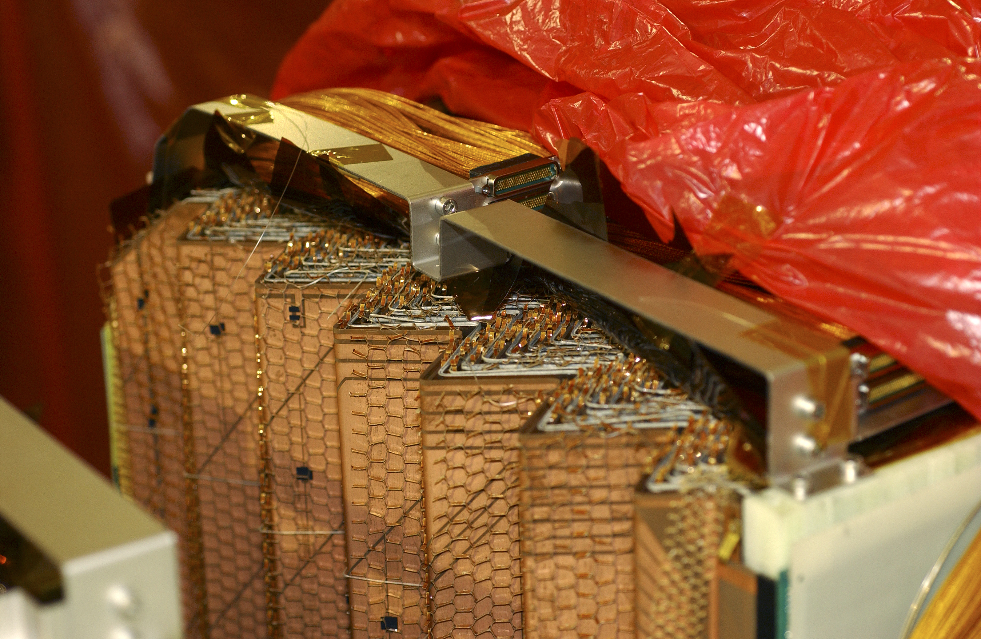 LAr calorimeter accordion-shaped absorber structure